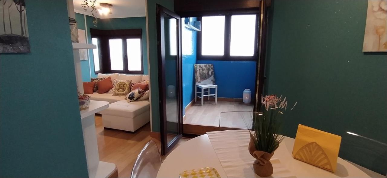 Alojamiento En Playa Del Arbeyal Gijón Exteriör bild