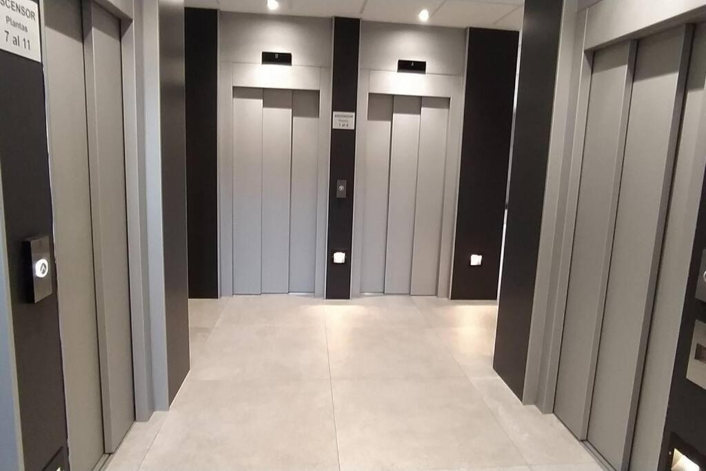 Alojamiento En Playa Del Arbeyal Gijón Exteriör bild